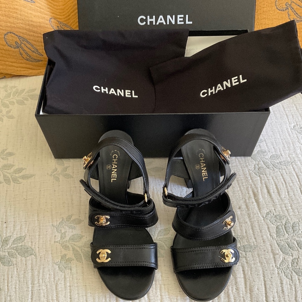 Chanel sandals black